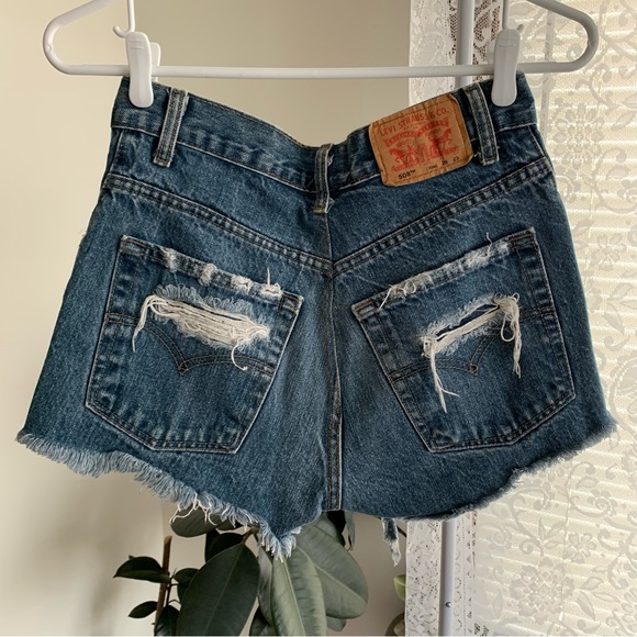 Vintage Levi’s 508 Distressed Denim Shorts - Picture 5 of 7